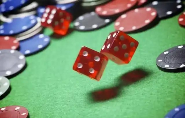 Meja Waktu Pembukaan Pasar dengan dealer live di studio gamebanana